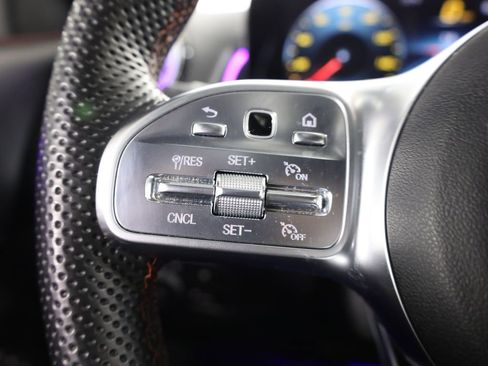 Used 2023 Mercedes-Benz GLB 250 4MATIC image 23