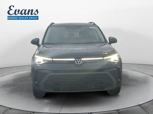 New 2026 Volkswagen Taos SE FWD image 10