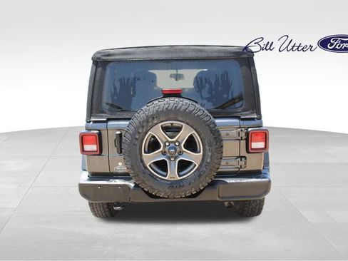 Used 2018 Jeep Wrangler Unlimited Sport S AWD/4WD image 6