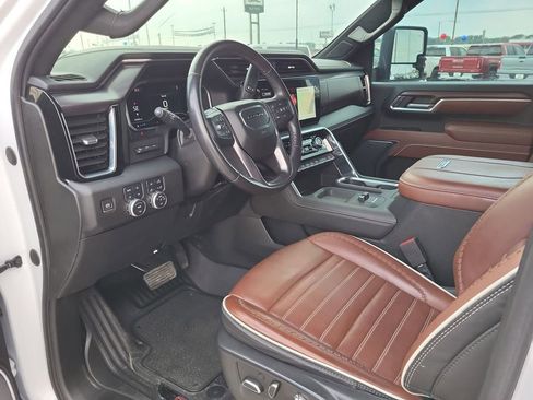 Used 2024 GMC Sierra 2500 Denali Ultimate image 12