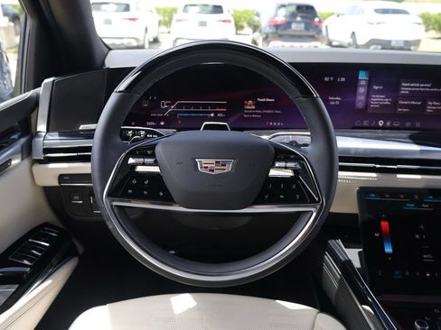 Used 2026 Cadillac Escalade Sport RWD image 17