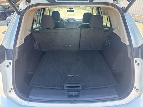 Used 2025 Nissan Rogue SV FWD image 6