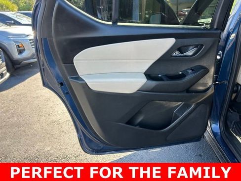 Used 2023 Chevrolet Traverse LS image 13