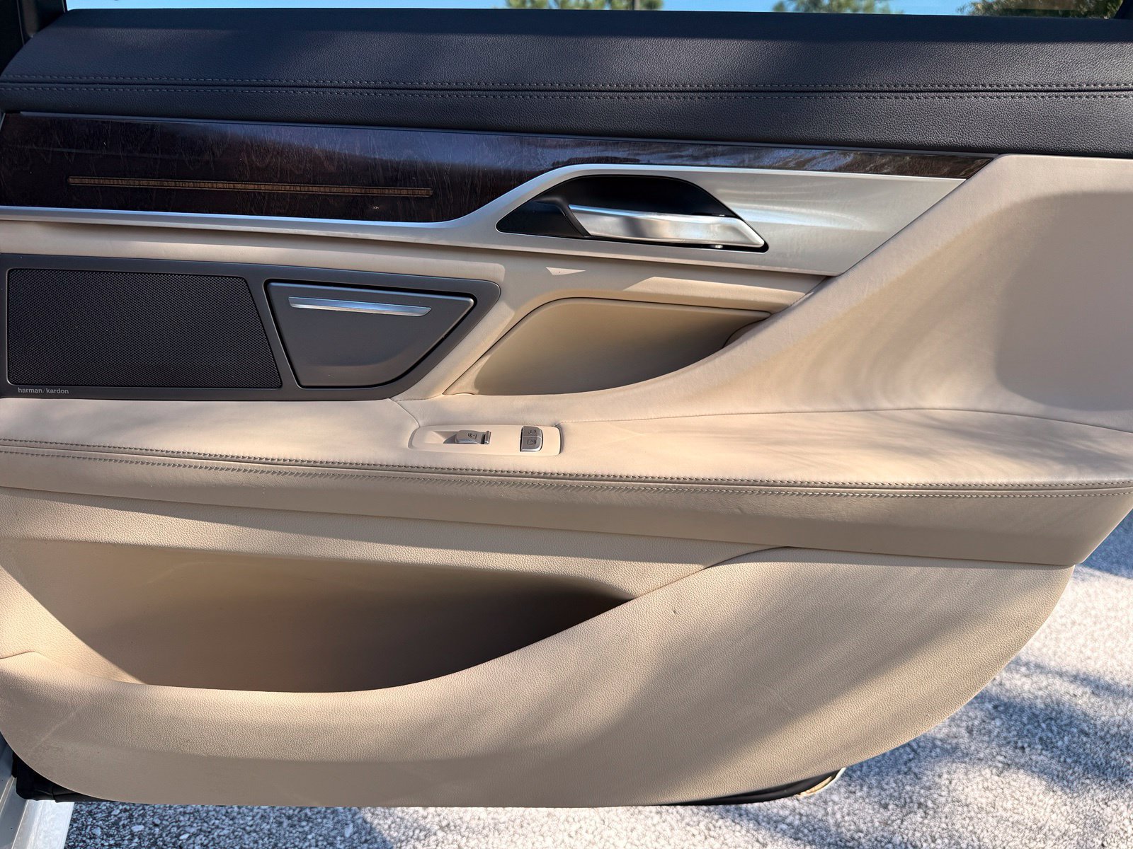 Used 2018 BMW 750i RWD image 47