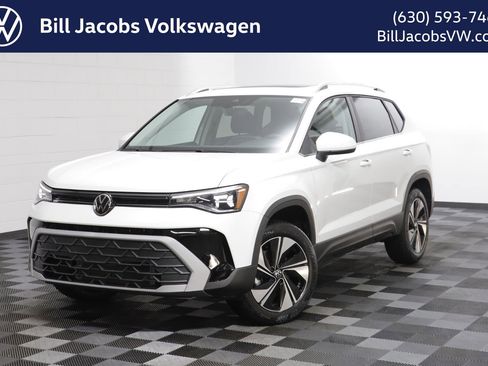 Used 2026 Volkswagen Taos SE image 1