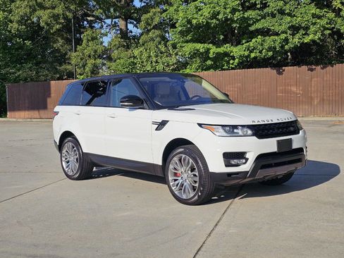 Used 2016 Land Rover Range Rover Sport Supercharged AWD/4WD image 3