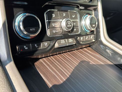 Used 2023 GMC Yukon Denali image 26