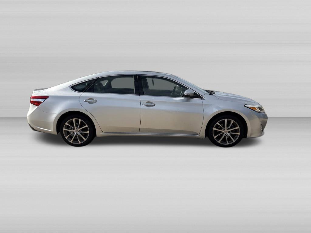 Used 2014 Toyota Avalon XLE Touring FWD image 2