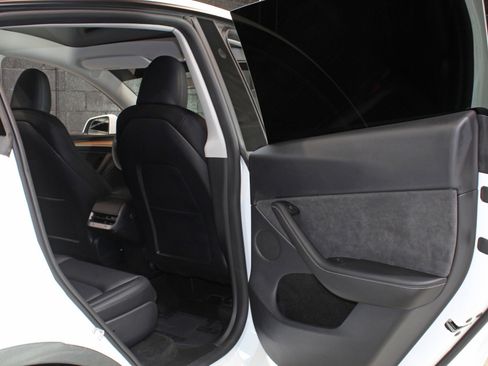 Used 2023 Tesla Model Y Long Range AWD/4WD image 36