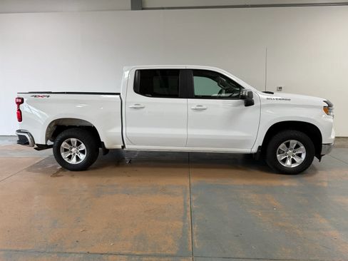 Used 2025 Chevrolet Silverado 1500 LT AWD/4WD image 6
