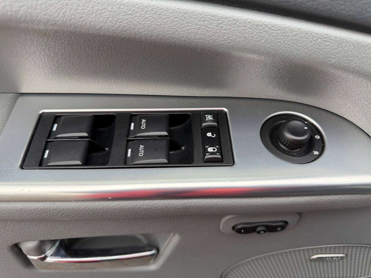 Used 2007 Jeep Grand Cherokee SRT8 w/ SRT Option Group I AWD/4WD image 19