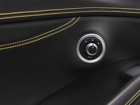 Used 2019 Ferrari Portofino Base image 20