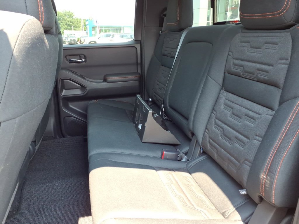 Used 2025 Nissan Frontier PRO-4X AWD/4WD image 18