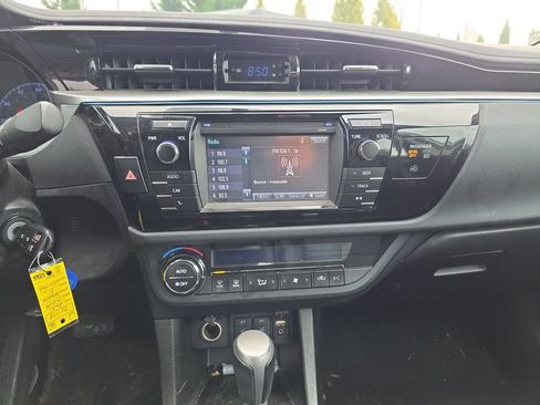 Used 2014 Toyota Corolla S Premium FWD image 24