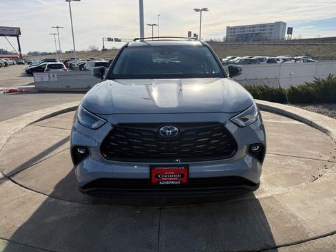Certified 2024 Toyota Highlander XLE image 12
