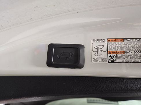 Used 2018 Toyota RAV4 Limited w/ Protection Package FWD image 34