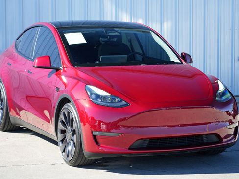 Used 2024 Tesla Model Y Performance image 55