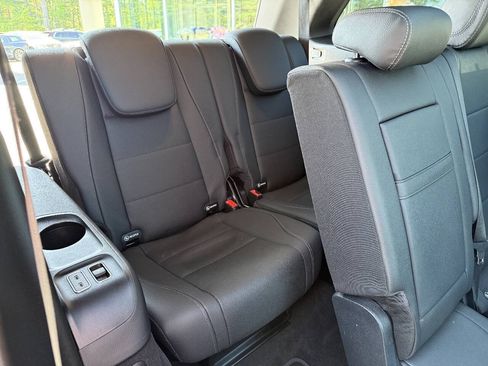Used 2025 Mercedes-Benz GLS 450 4MATIC image 18