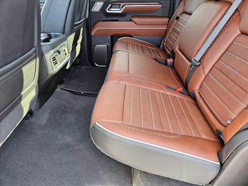 Used 2024 GMC Sierra 3500 Denali Ultimate image 17