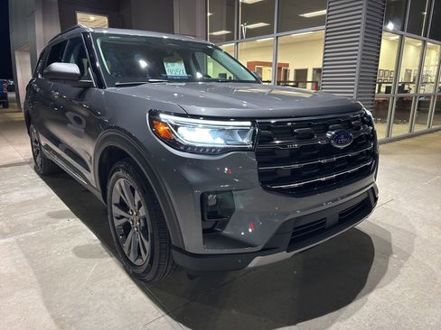 Certified 2025 Ford Explorer Active w/ Active Comfort Package image 10