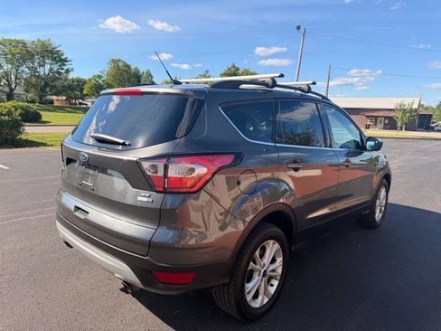 Used 2018 Ford Escape SE AWD/4WD image 6