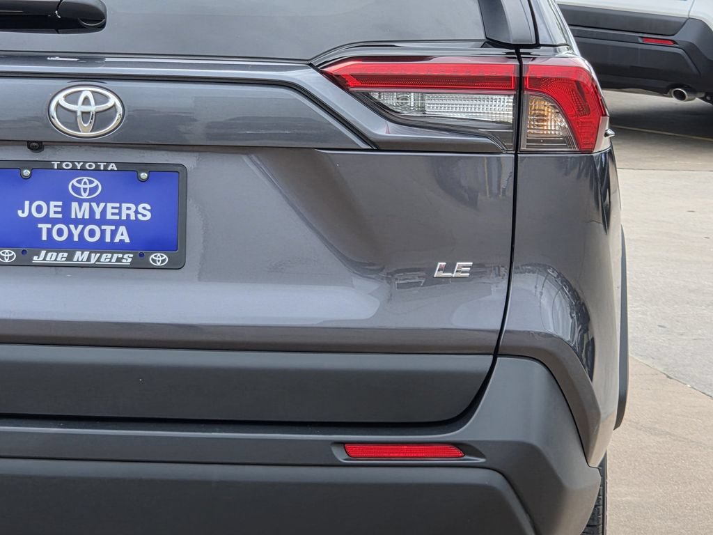 Used 2025 Toyota RAV4 LE FWD image 9