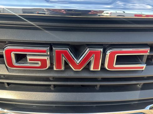 Used 2024 GMC Terrain SLE FWD image 40
