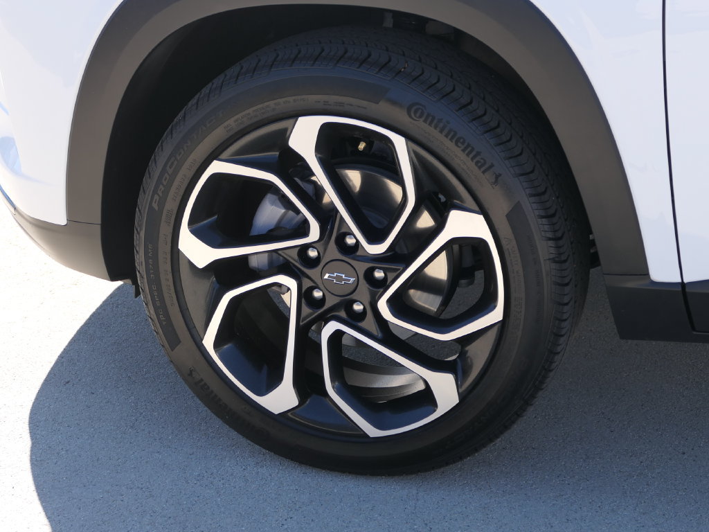 Used 2025 Chevrolet Trax RS w/ Driver Confidence Package FWD image 8