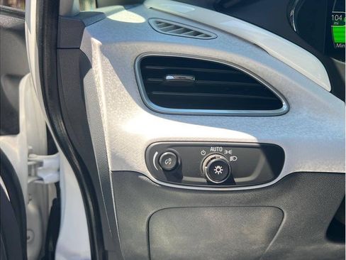 Used 2018 Chevrolet Bolt Premier w/ Driver Confidence II Package FWD image 28