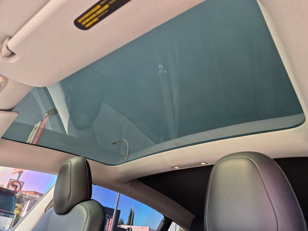 Used 2019 Tesla Model 3 RWD image 17