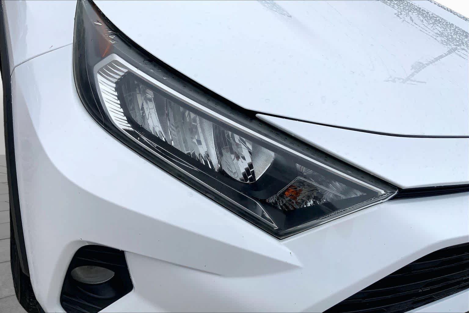 Used 2020 Toyota RAV4 XLE FWD image 27