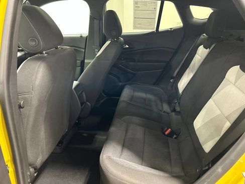 Used 2024 Chevrolet Trax RS w/ Sunroof Package FWD image 26