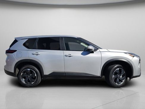 Used 2024 Nissan Rogue SV AWD/4WD image 23