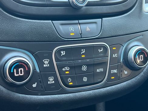 Used 2023 Chevrolet Malibu LT FWD image 23