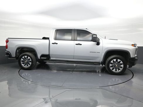 Used 2022 Chevrolet Silverado 2500 Custom w/ Custom Convenience Package AWD/4WD image 6