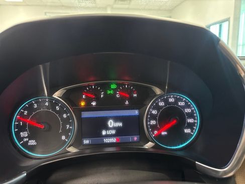 Used 2023 Chevrolet Equinox Premier AWD/4WD image 21