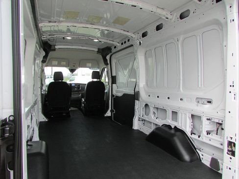 Used 2023 Ford Transit 250 Medium Roof image 24