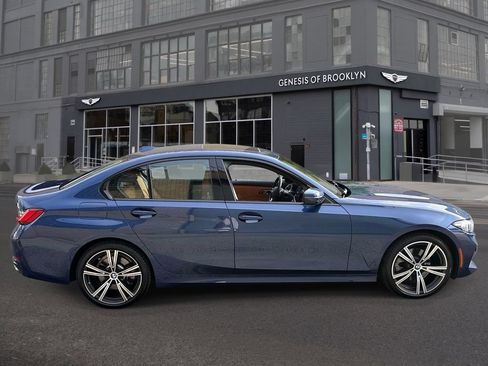 Used 2023 BMW 330i xDrive Sedan w/ Premium Package AWD/4WD image 6