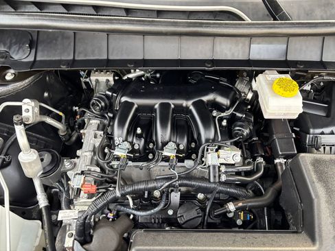 Used 2025 Nissan Pathfinder SV image 32