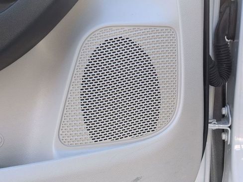 Used 2024 Chrysler Pacifica Limited image 17