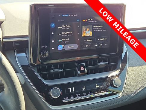 Used 2023 Toyota Corolla SE image 16