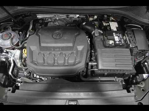 Certified 2024 Volkswagen Tiguan SE R-Line AWD/4WD image 21