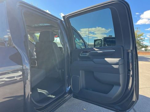 New 2025 GMC Sierra 2500 SLT w/ SLT Convenience Package image 23