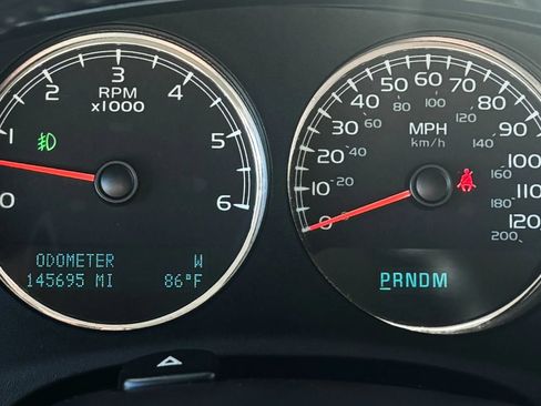 Used 2014 Chevrolet Suburban LT AWD/4WD image 22