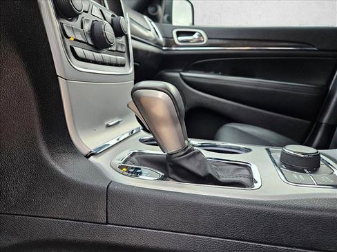 Used 2018 Jeep Grand Cherokee Limited AWD/4WD image 15