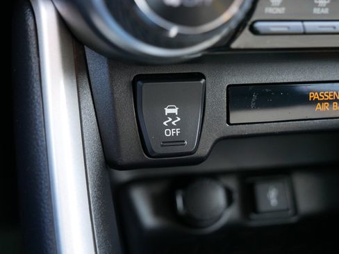 Used 2022 Toyota RAV4 LE image 28