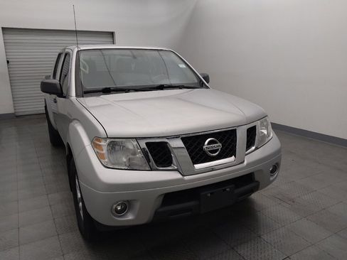 Used 2019 Nissan Frontier SV image 14