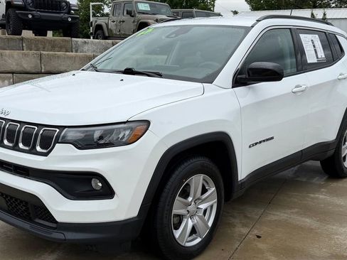 Used 2022 Jeep Compass Latitude AWD/4WD image 1