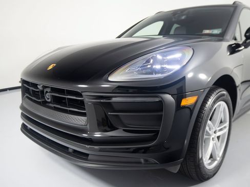 Certified 2026 Porsche Macan AWD/4WD image 36