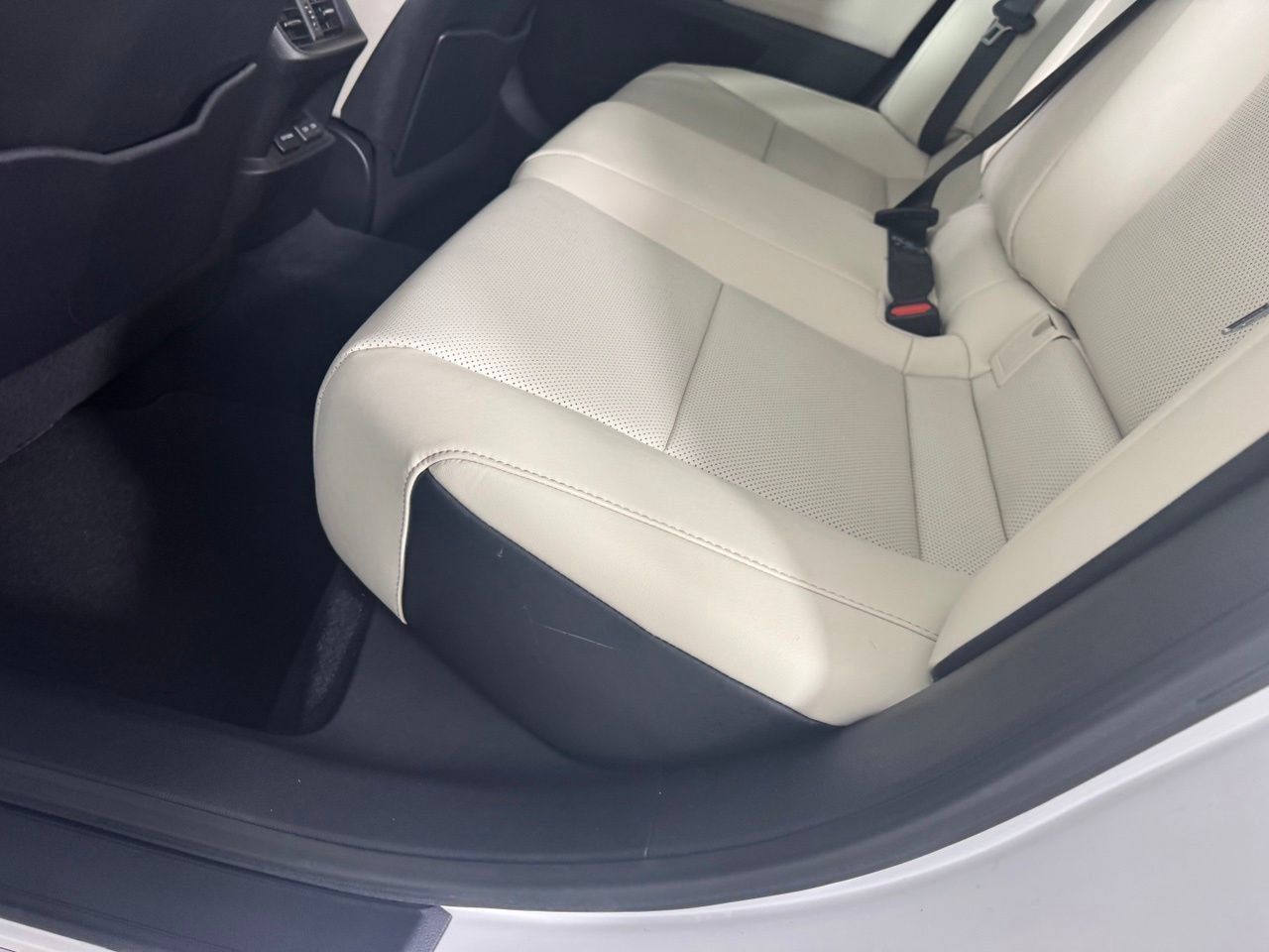 Used 2024 Lexus ES 350 w/ Premium Package FWD image 30